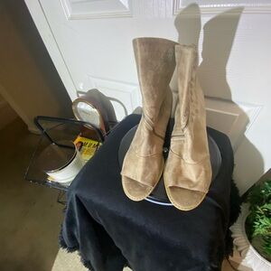 Women's Tan Suede Boots